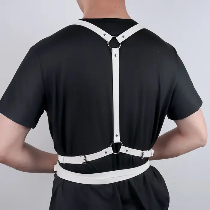 Ceinture blanche élégante avec boucle