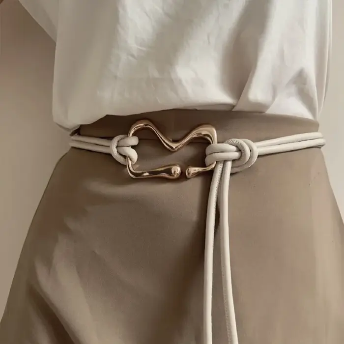 Ceinture fine en cuir PU pour femmes