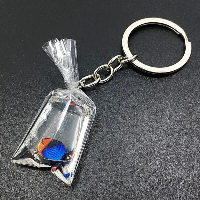 Porte-clés de sac en résine de poisson tropical transparent