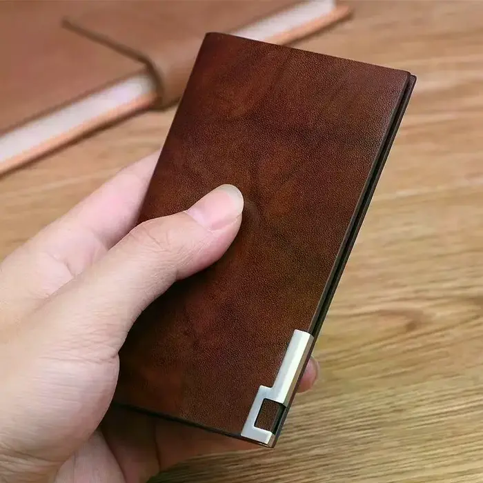 Portefeuille élégant pour hommes avec emplacement pour cartes innovant