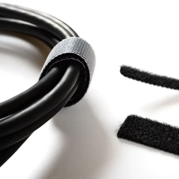 Sangles Velcro noires largeur 20mm attaches zippées en Nylon