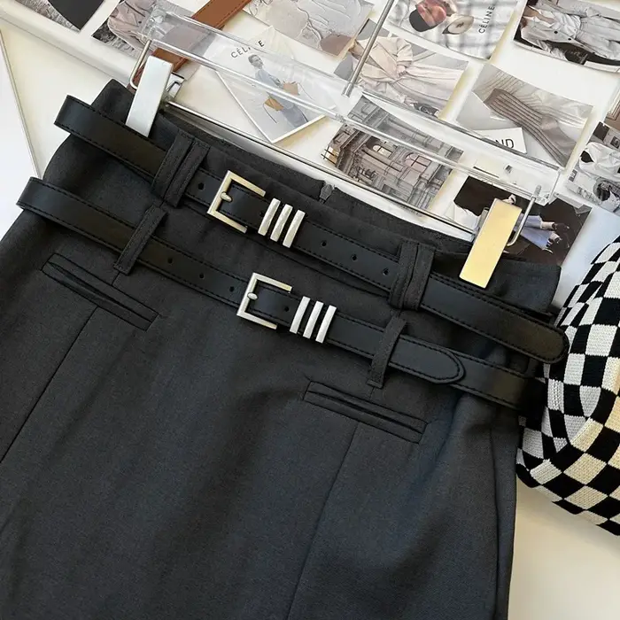 Ceinture fine noire élégante pour jeans et jupes