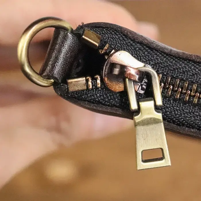 Portefeuille court vintage pour homme simple en cuir véritable doux avec fermeture éclair multi-fonctions porte-monnaie pour homme en cuir de vachette naturel petit sac d'argent avec poche à moraillon