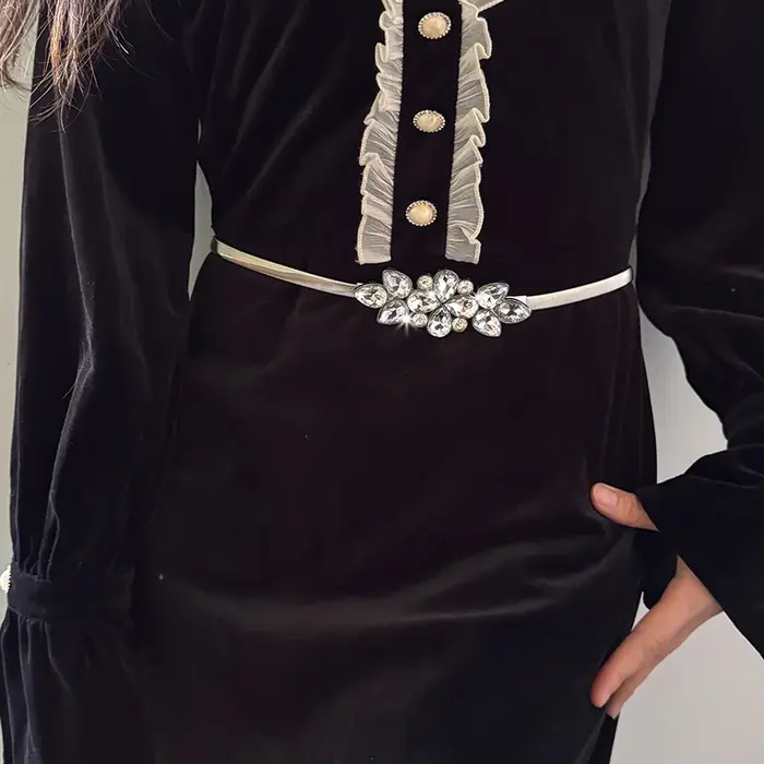Haute qualité luxe Desiner femmes strass flore élastique chaîne en métal ceinture femme doré élégant taille