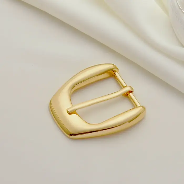 Boucles de ceinture à la mode 30mm, couleur or brillant, boucles ardillon en métal massif pour ceintures pour femmes