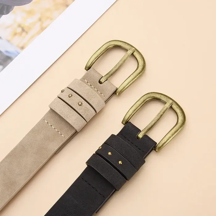 Ceinture à rivets en métal doré pour femmes