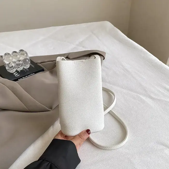 Sac à bandoulière grande capacité pour femme en cuir PU avec fermoir