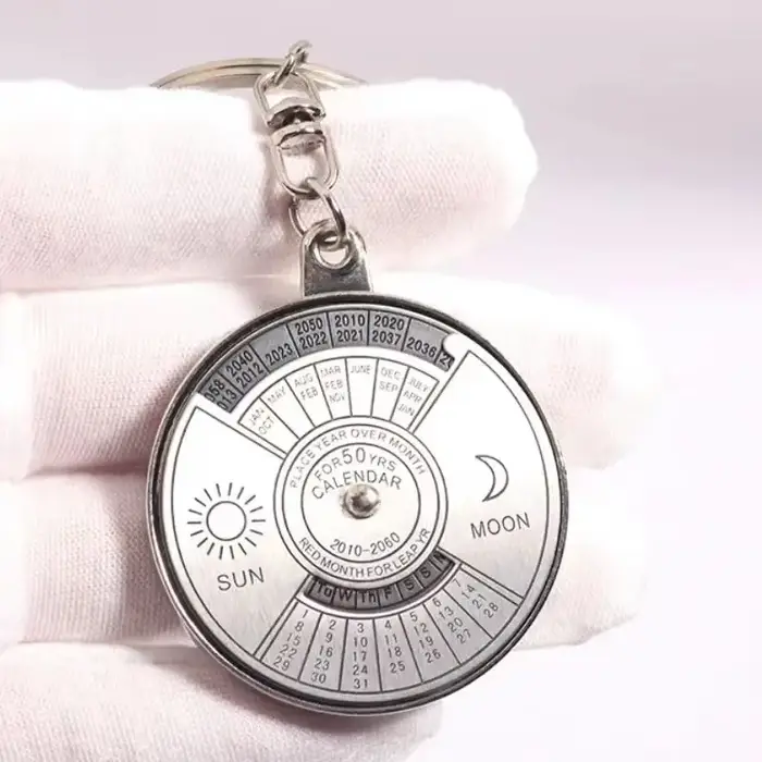 Porte-clés Calendrier Perpétuel Rotatif 50 Ans – Anneau de Clés Créatif en Alliage pour Hommes et Femmes