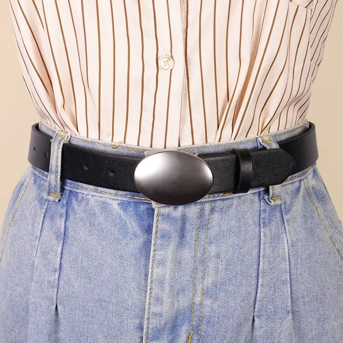 Ceinture ovale à boucle en métal lisse