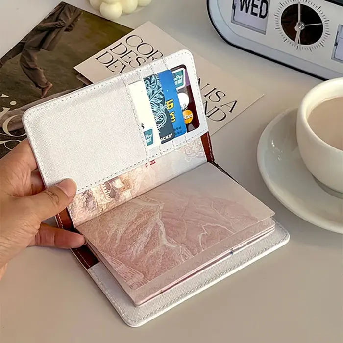 Porte-passeport animé japonais