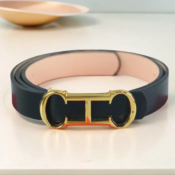 Ceinture pour femme de la marque CH
