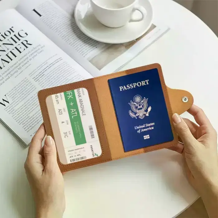 Housse de passeport en cuir PU avec fermeture à pression