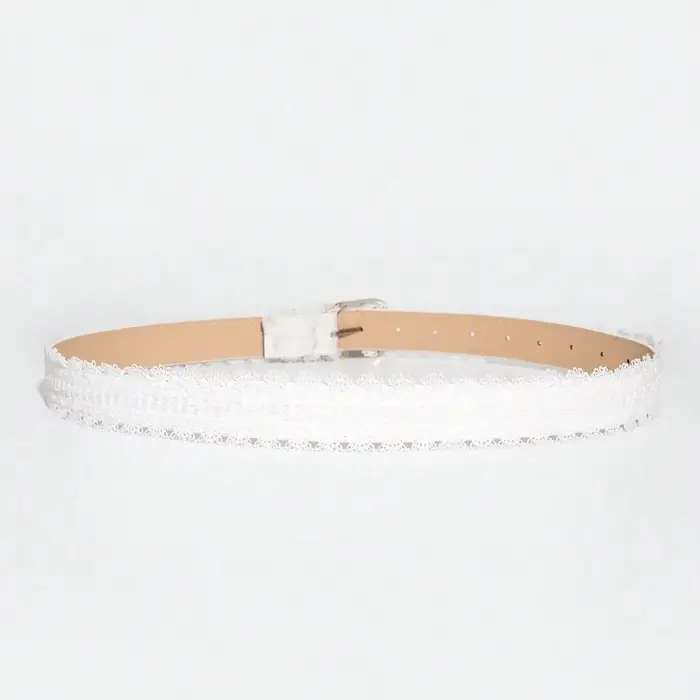 Ceinture en dentelle blanche de style délicat pour femme