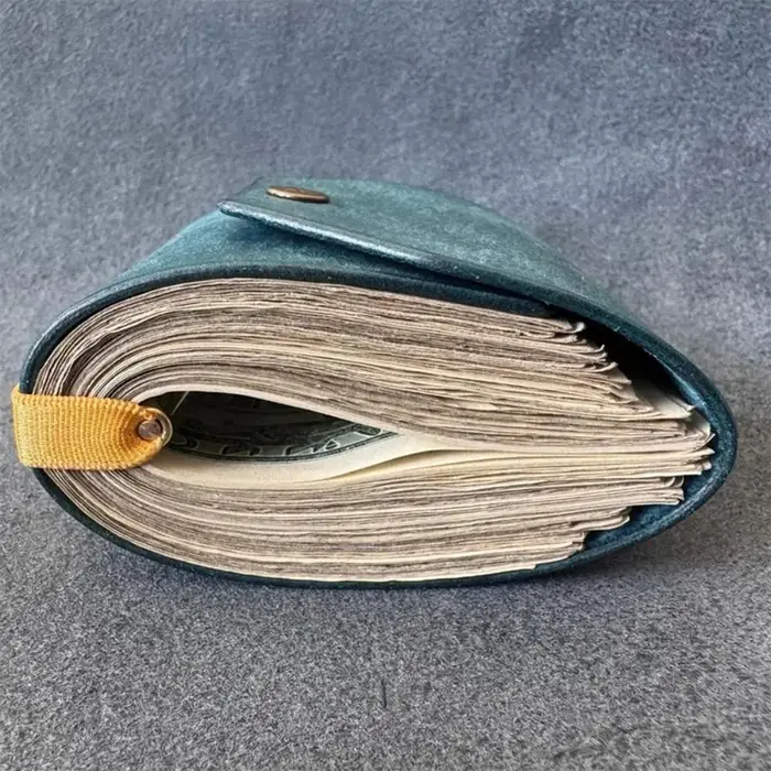 Le portefeuille d'enveloppe d'argent