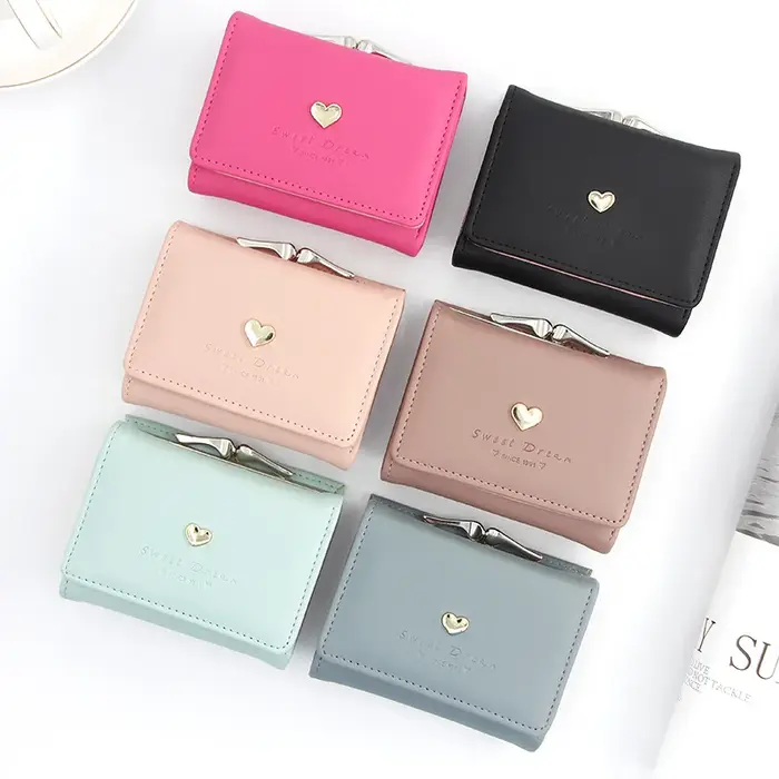 Petit portefeuille femme coeur aimant court
