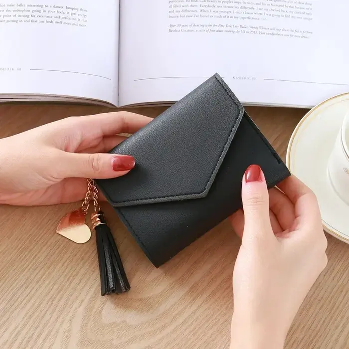 Mode court femmes portefeuilles en cuir PU