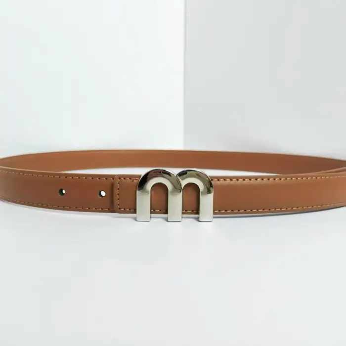 Ceinture pour femme M. Boucle argentée de haute qualité