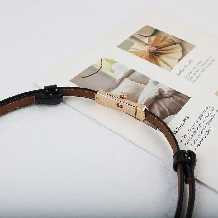 Ceinture en cuir simple et élégante pour femme, sans perforation, pour rehausser la taille, s'accorde aux jupes, texture de qualité, avec boucle à insertion