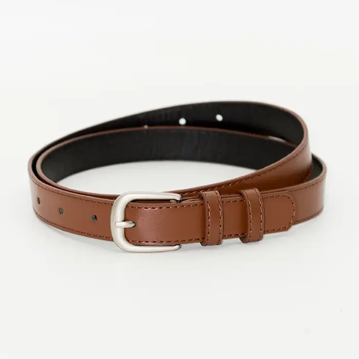 Ceinture en cuir pour femme avec boucle argentée
