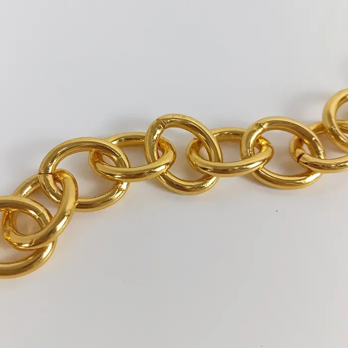 Ceintures à chaîne en or pour femmes