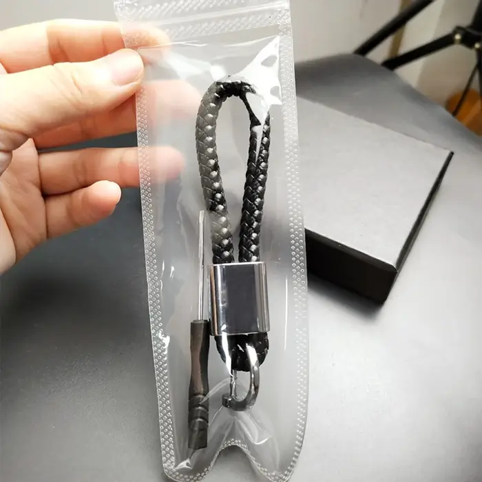 Porte-clés en métal tissé à la main
